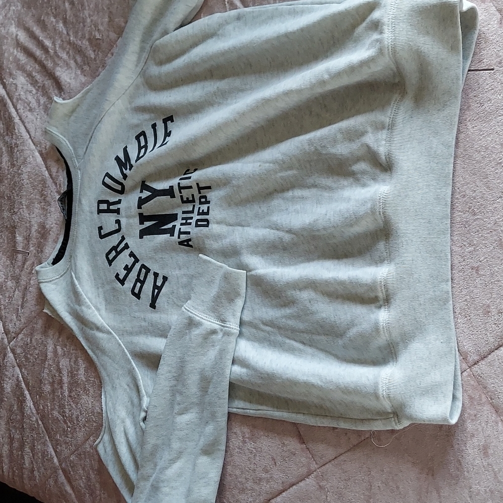 Long sleeve shirt with holes in shoulder(on purpose)